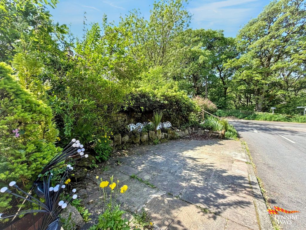 Property photo 2 of 25