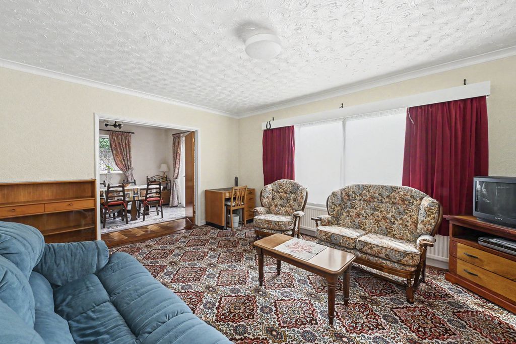 Property photo 2 of 17
