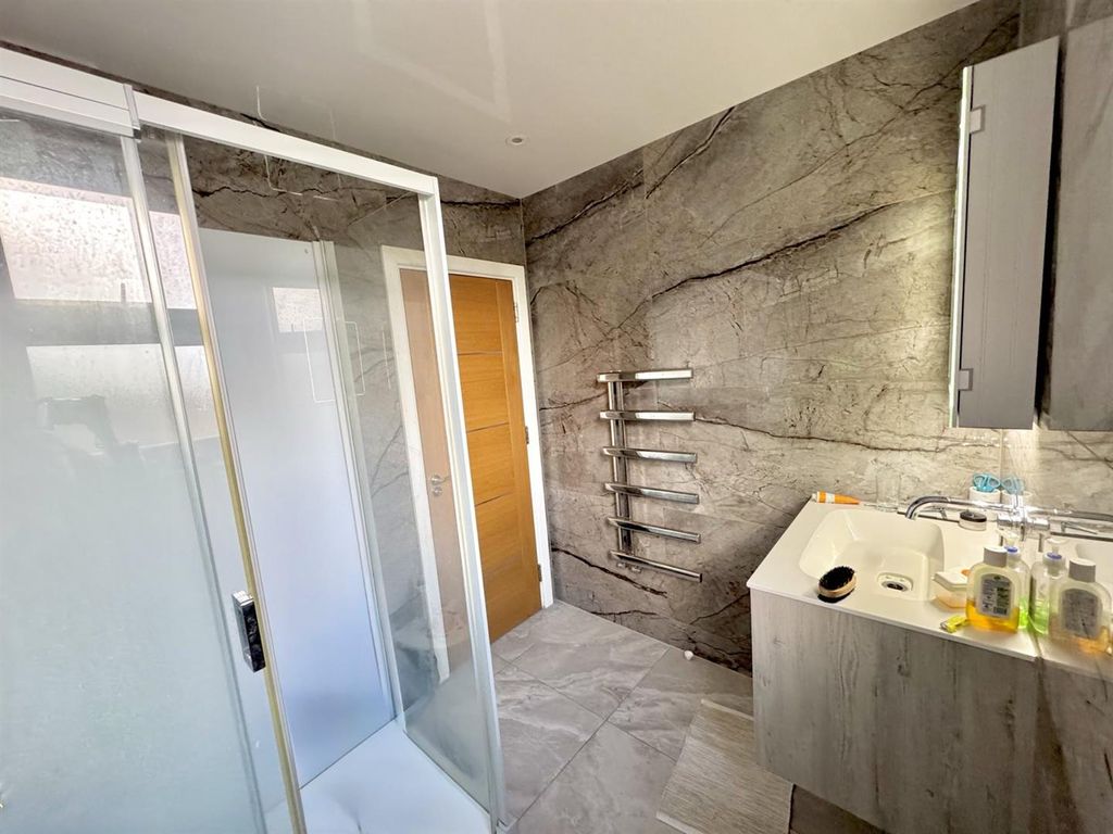 Additional image 41 of 5 bed semi-detached house for saleCheyne Walk, Croydon CR0