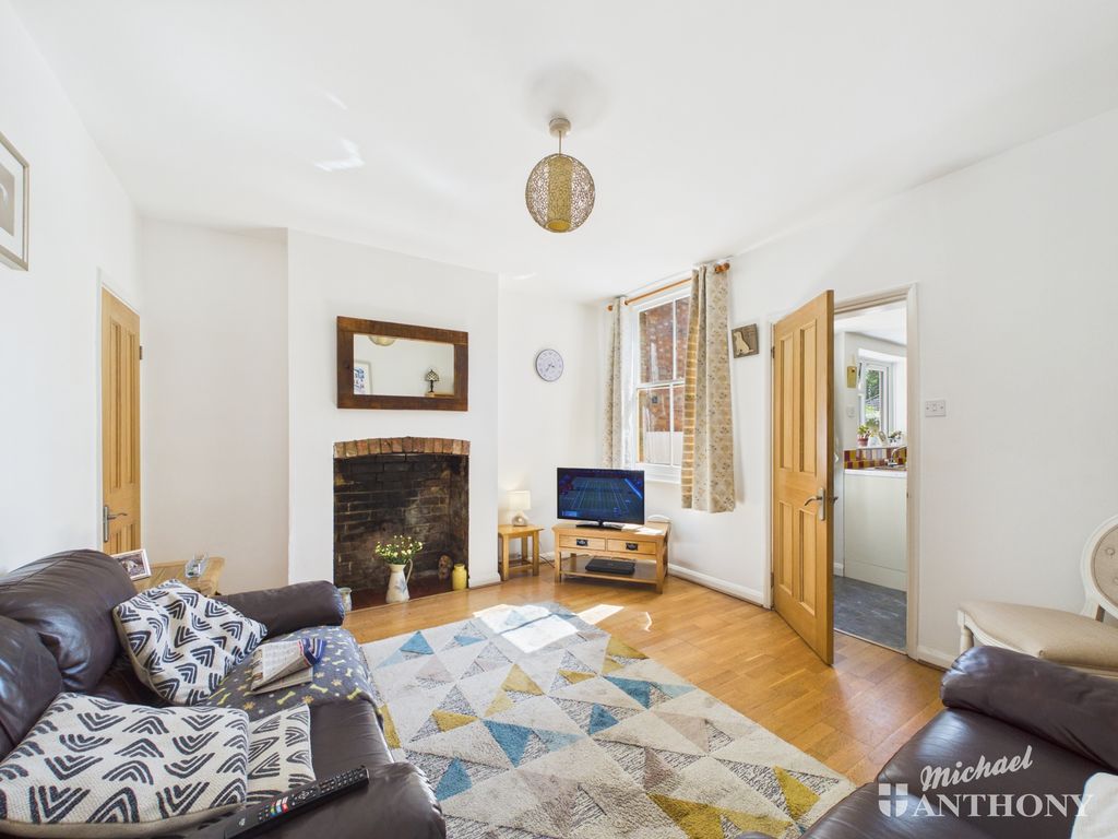 Property photo 2 of 7 Cam02773G0-Pr0436-Still003