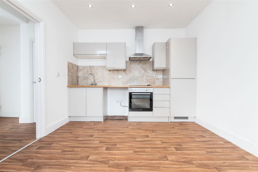 Property photo 1 of 11 Flat 2, 48 Derby Road, Stapleford-1.Jpg