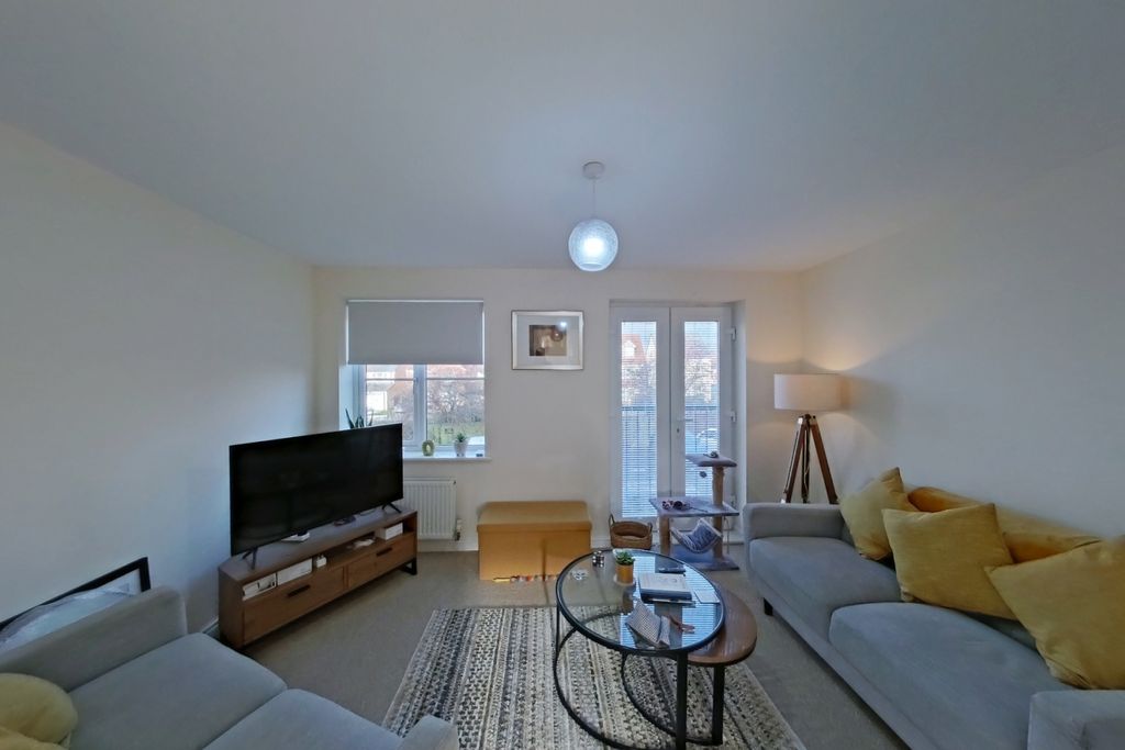Property photo 2 of 15 Living Room P1