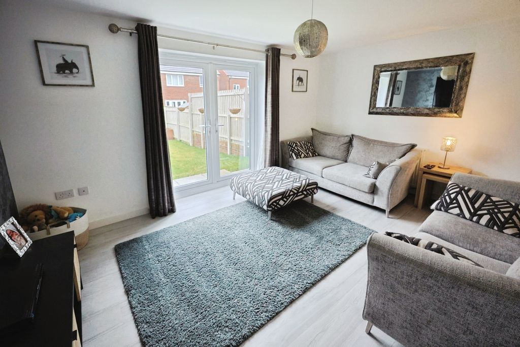 Property photo 3 of 16 Pbox-Img.Jpg