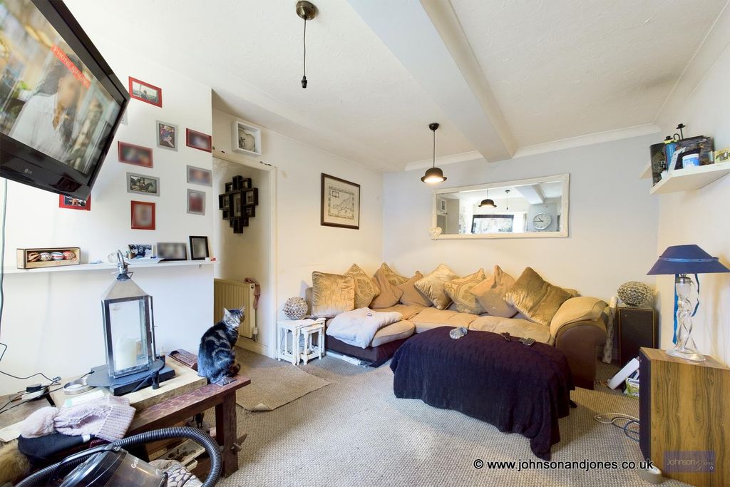 Property photo 2 of 7 2 Lounge.Jpg