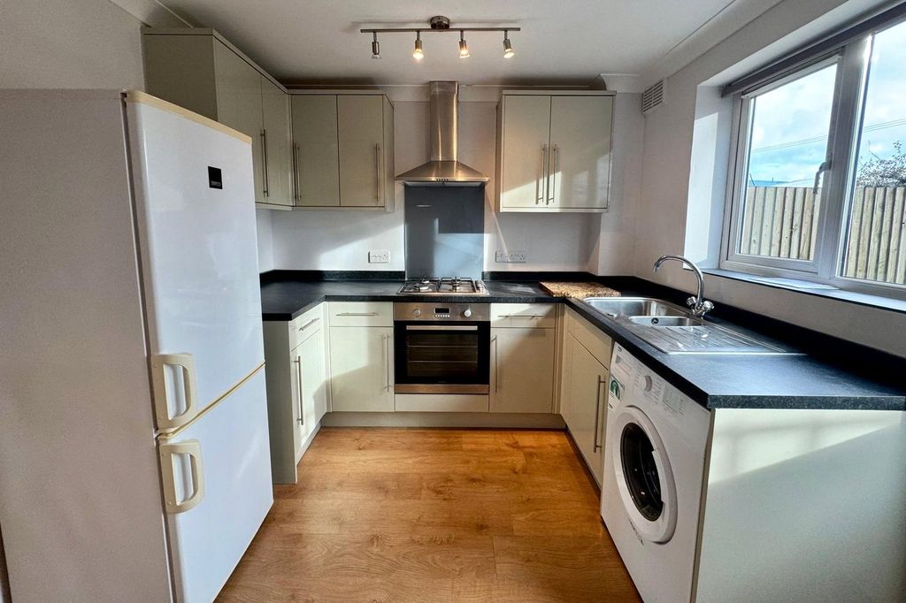 Property photo 2 of 10 Picture No. 04