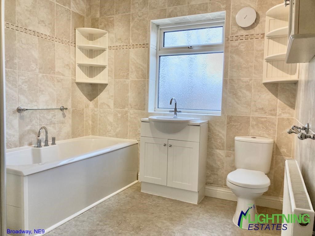 Property photo 1 of 19 Broadway, Gateshead Ne9