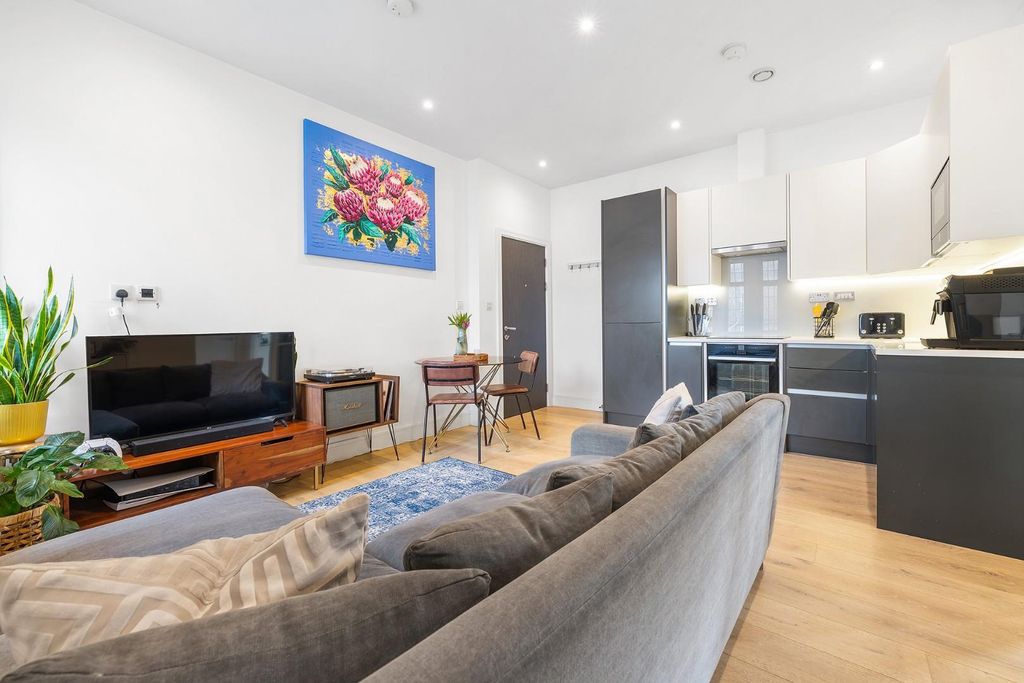 Property photo 3 of 15 Reception (5).Jpg