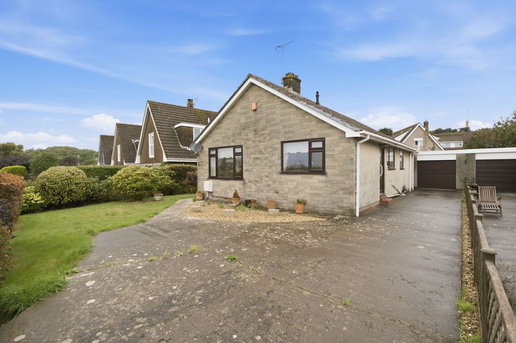 Property photo 2 of 26