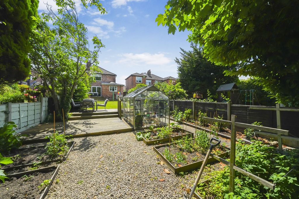 Property photo 2 of 26