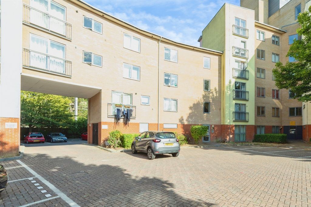 Property photo 1 of 13