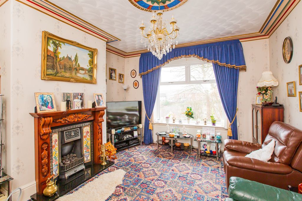 Property photo 2 of 17