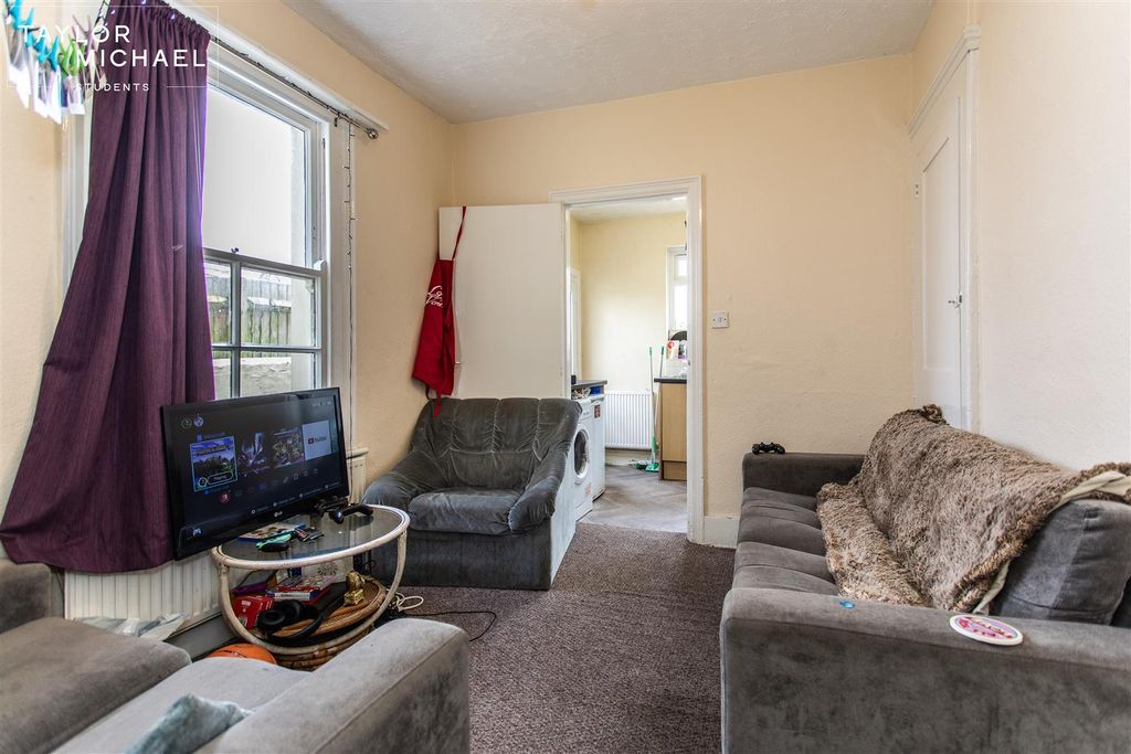 Property photo 2 of 17 Living Room