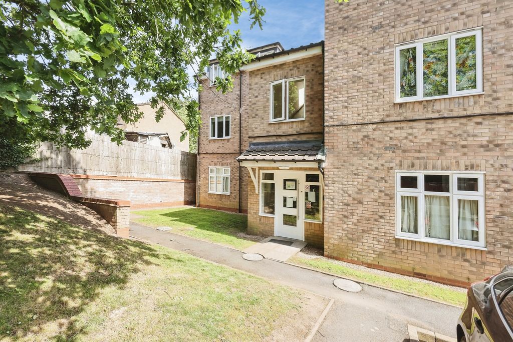 Property photo 1 of 17
