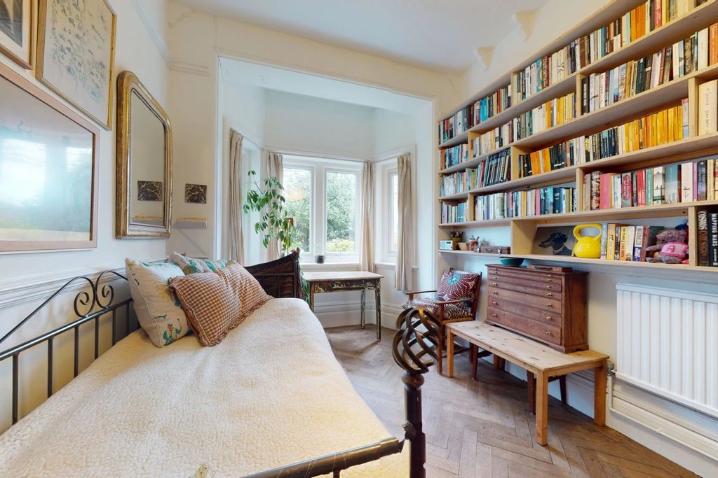 Additional image 7 of 3 bed flat for saleGrimston Gardens, Folkestone, Kent CT20