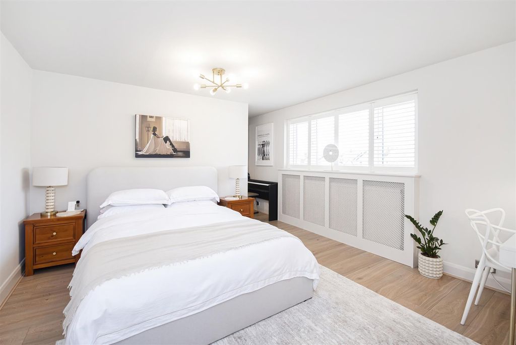 Property photo 3 of 18 Helliwell &amp; Co