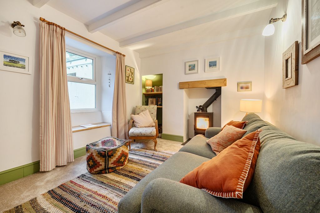 Property photo 3 of 23