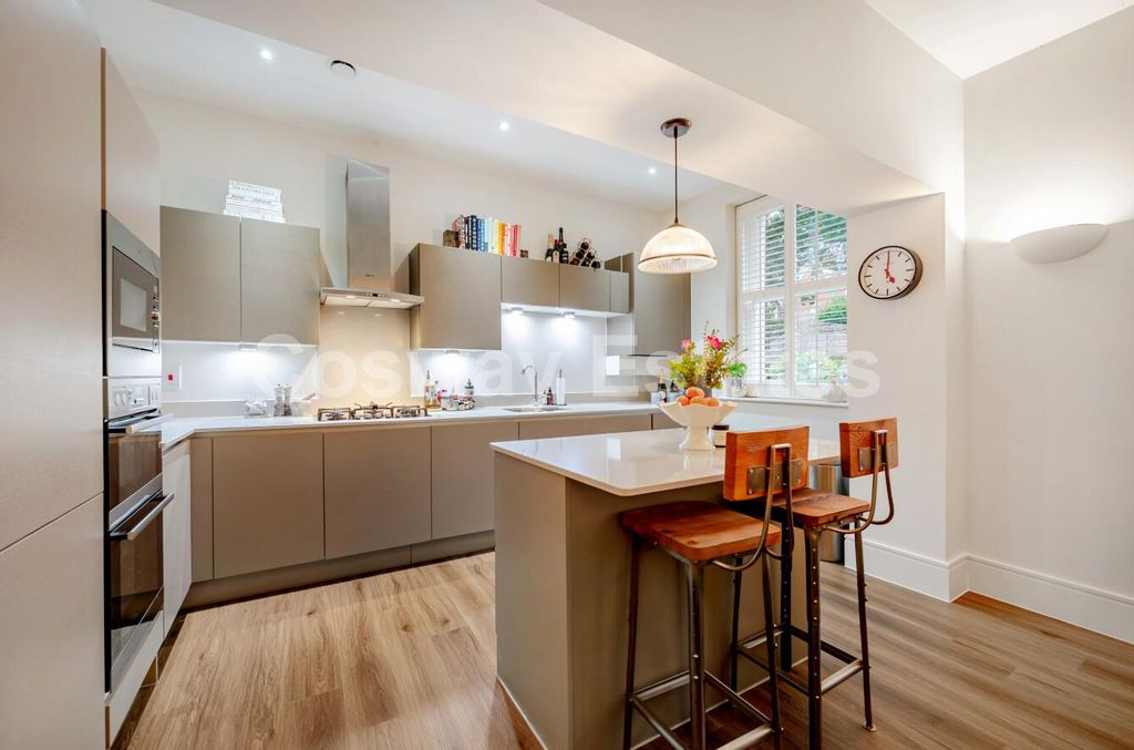 Property photo 3 of 14 3Ef027Df-06Be-4530-B8B7-0c60Bc70F1Fa.Jpg