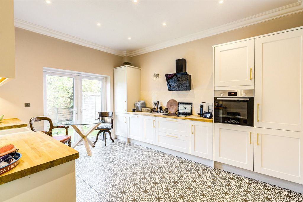 Property photo 3 of 17 Picture No. 14