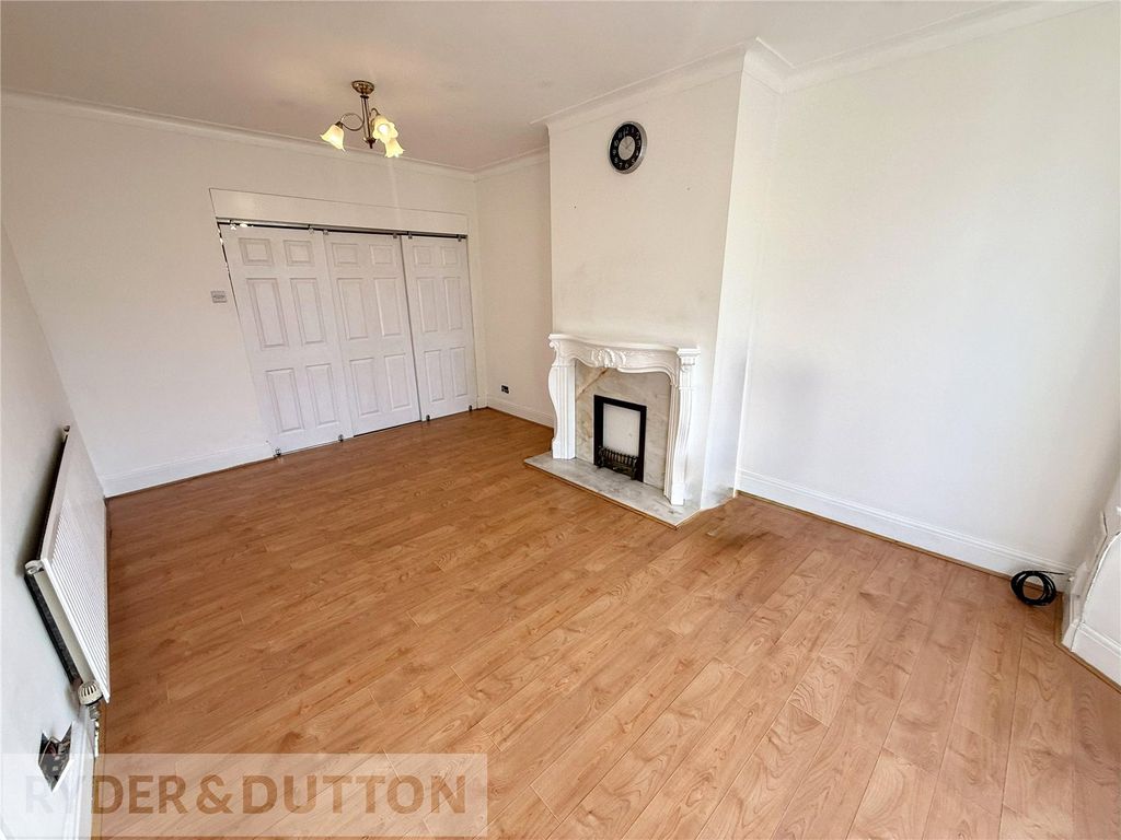 Property photo 2 of 24 Lounge