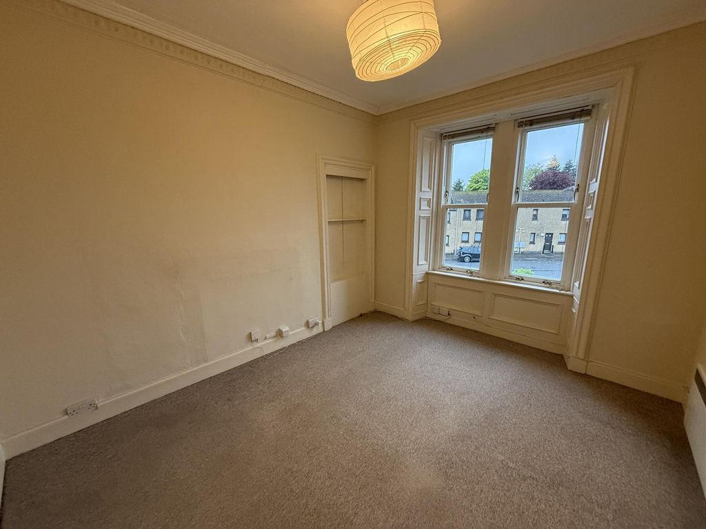 Property photo 3 of 9 Gallery