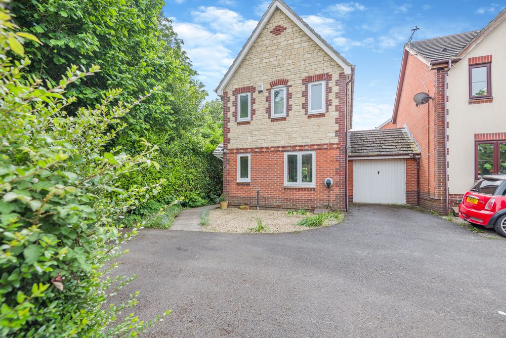 Property photo 1 of 24