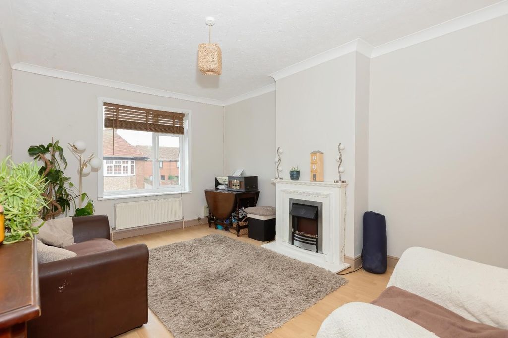 Property photo 3 of 11 South St.Jpg