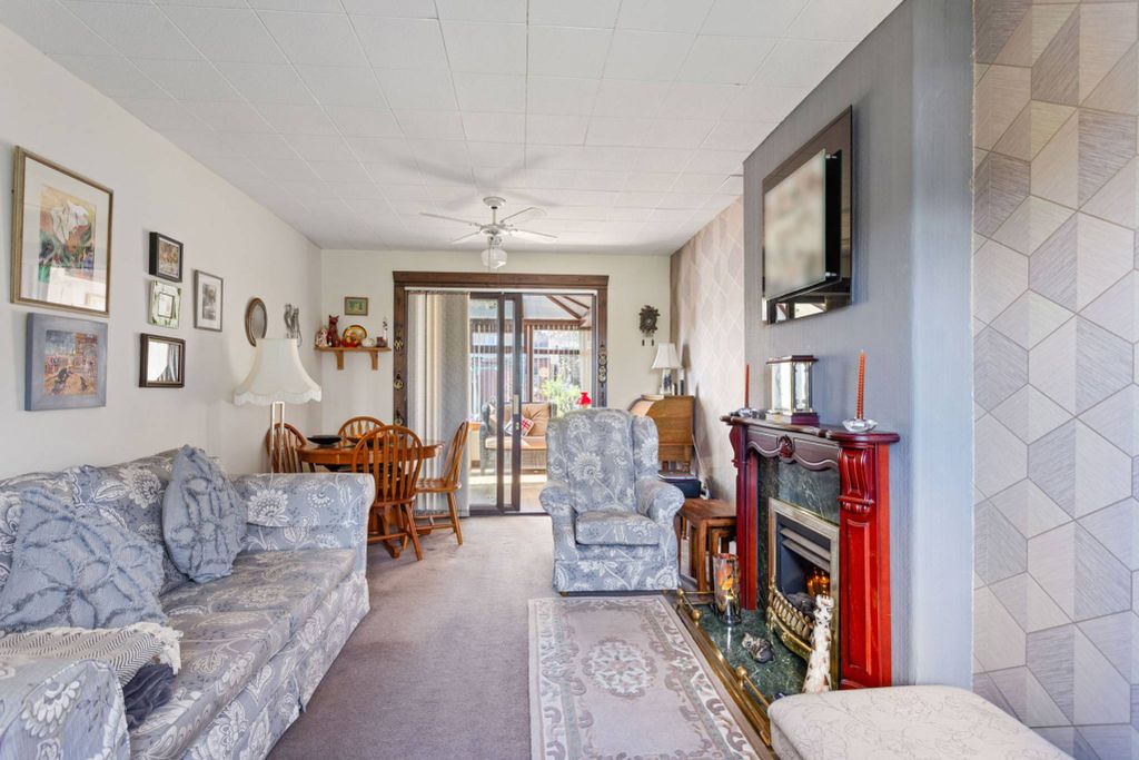Property photo 3 of 19