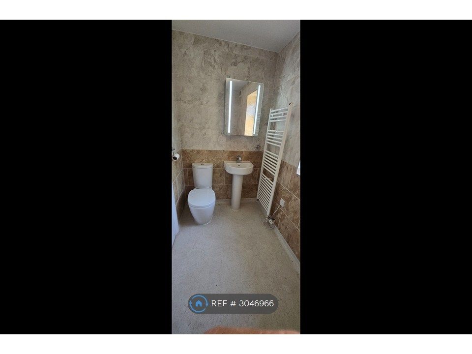 Property photo 3 of 17 Wet Room