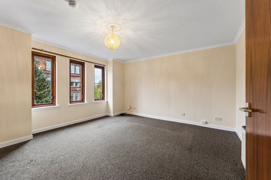 Property photo 2 of 16 Picture No. 10