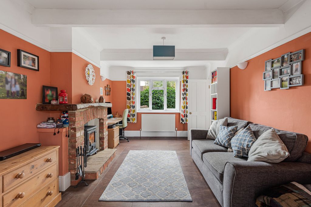 Property photo 3 of 27