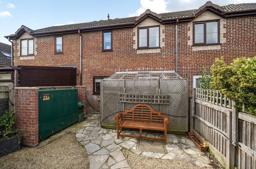 Property photo 2 of 21 Garden