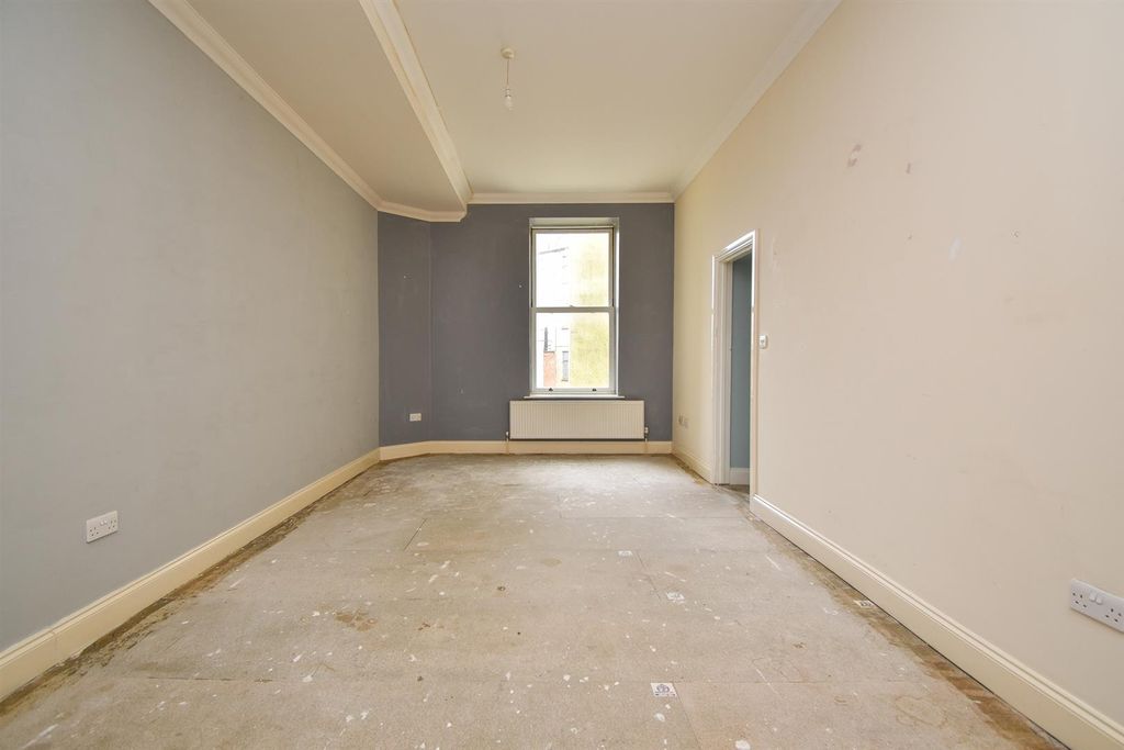 Property photo 3 of 10 Kitchen/Living Space