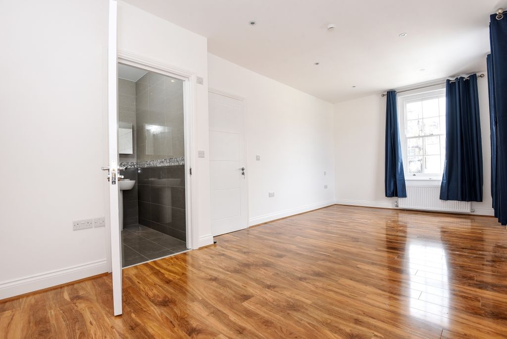 Property photo 3 of 6 208581 (3)c