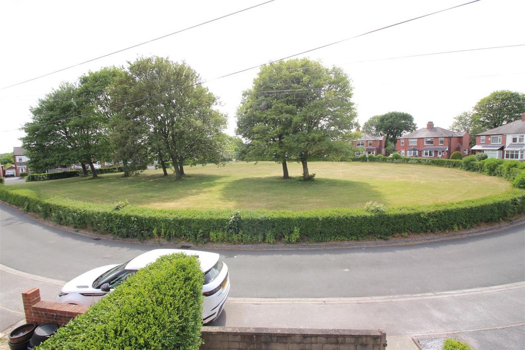 Property photo 2 of 13 Exterior