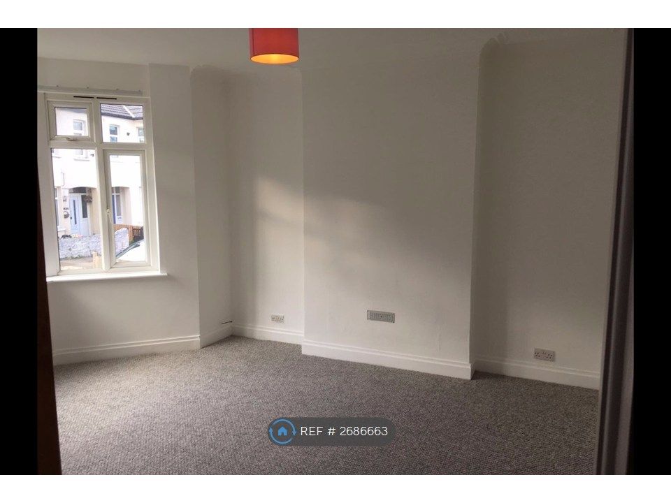 Property photo 3 of 3 Lounge