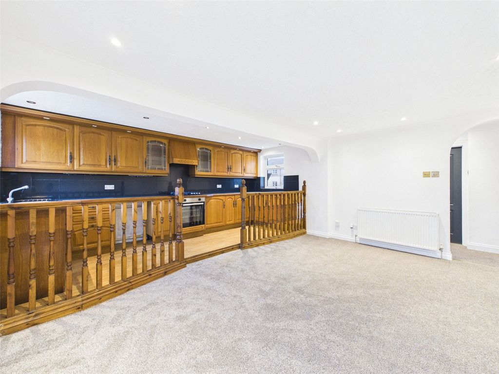 Property photo 3 of 16 Picture No. 26