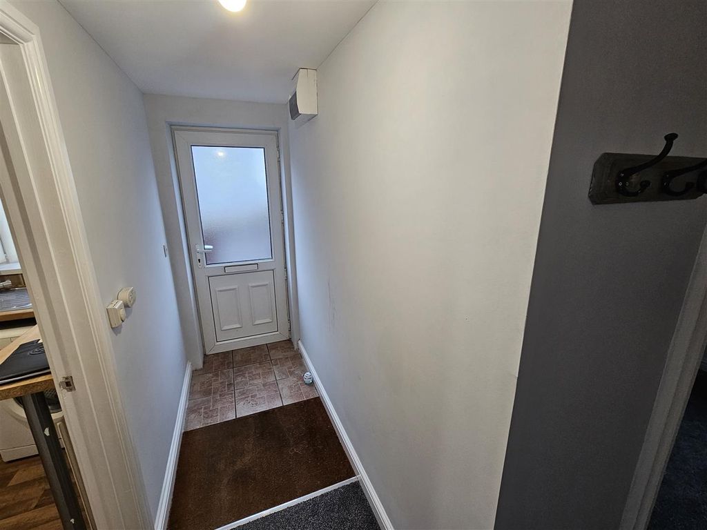 Property photo 2 of 15 Entrance Hall