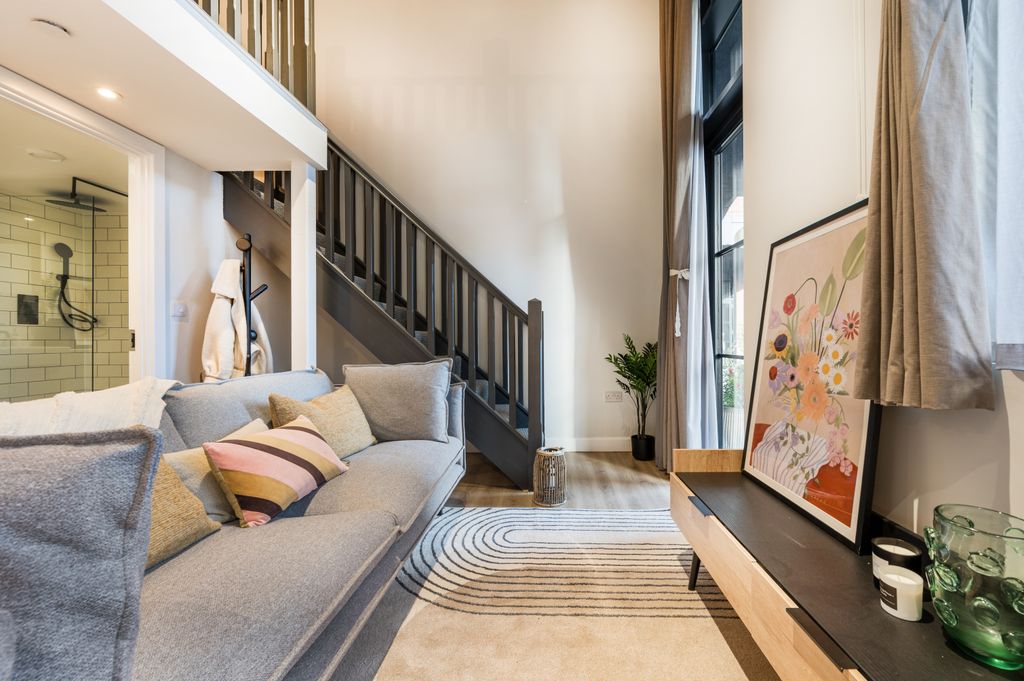 Property photo 3 of 22