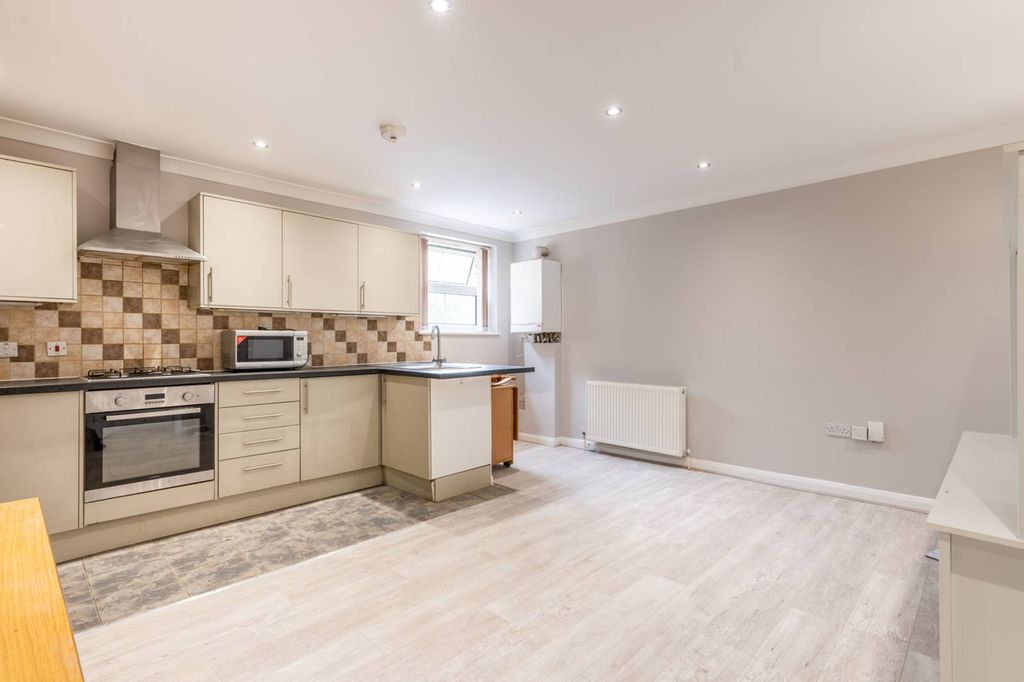 Property photo 1 of 4