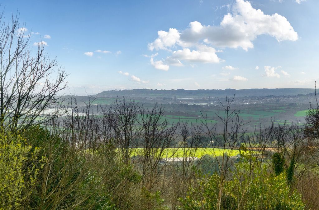 Property photo 3 of 18 1432443-26-69c574...