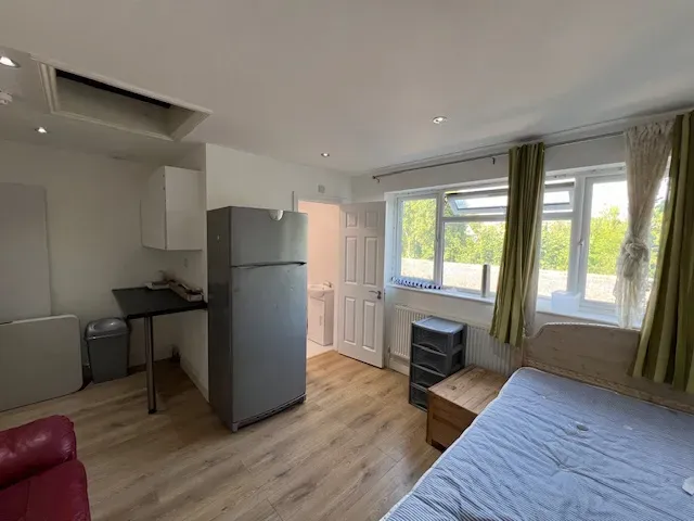 Property photo 3 of 9