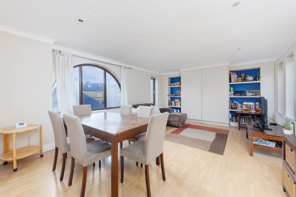 Property photo 2 of 10 Picture No. 03