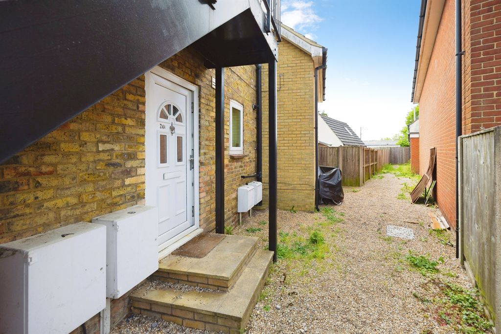 Property photo 2 of 29