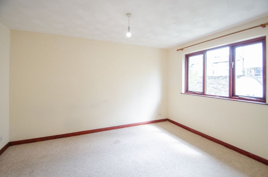 Property photo 3 of 9 Lettings Tps Bodmin 01208 74182-02