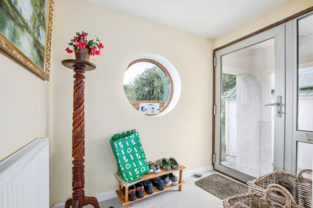 Property photo 3 of 36 Pbox-Img.Jpg