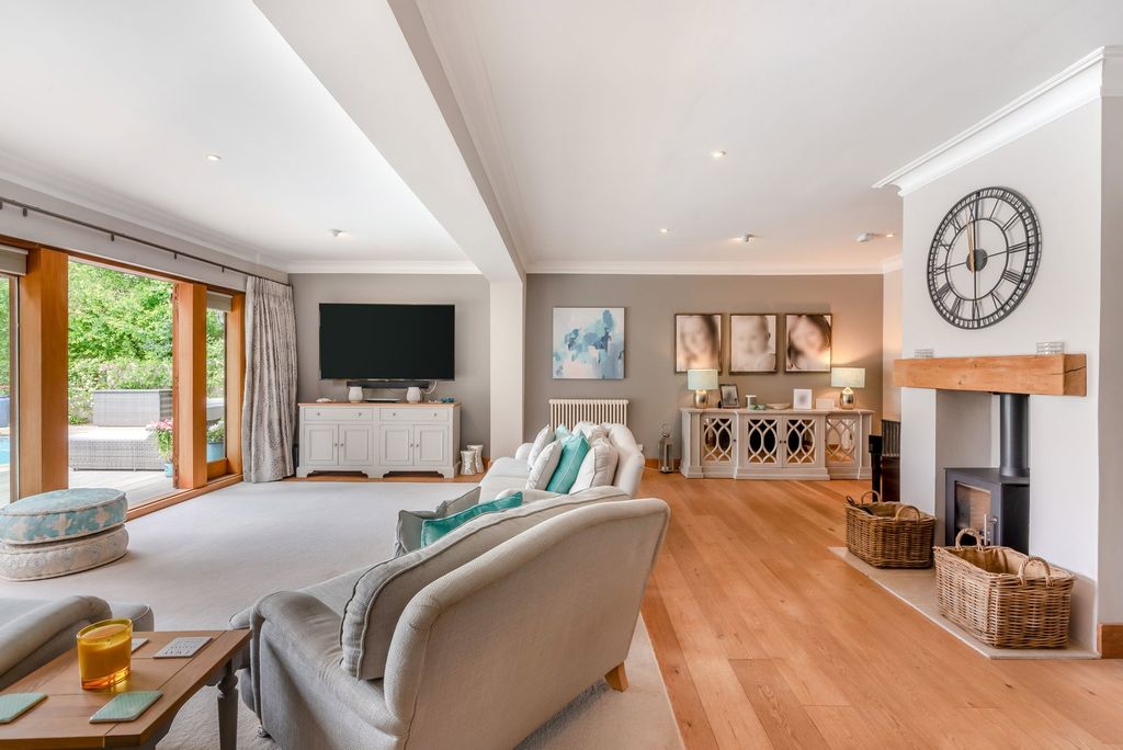 Property photo 2 of 24