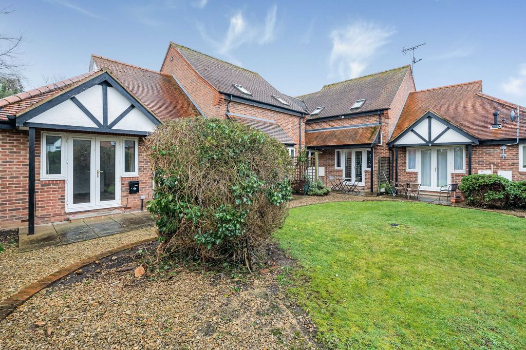 Property photo 2 of 9 Front