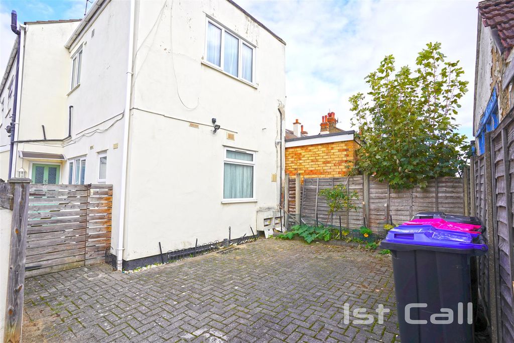 Property photo 1 of 10 Parking.Jpg