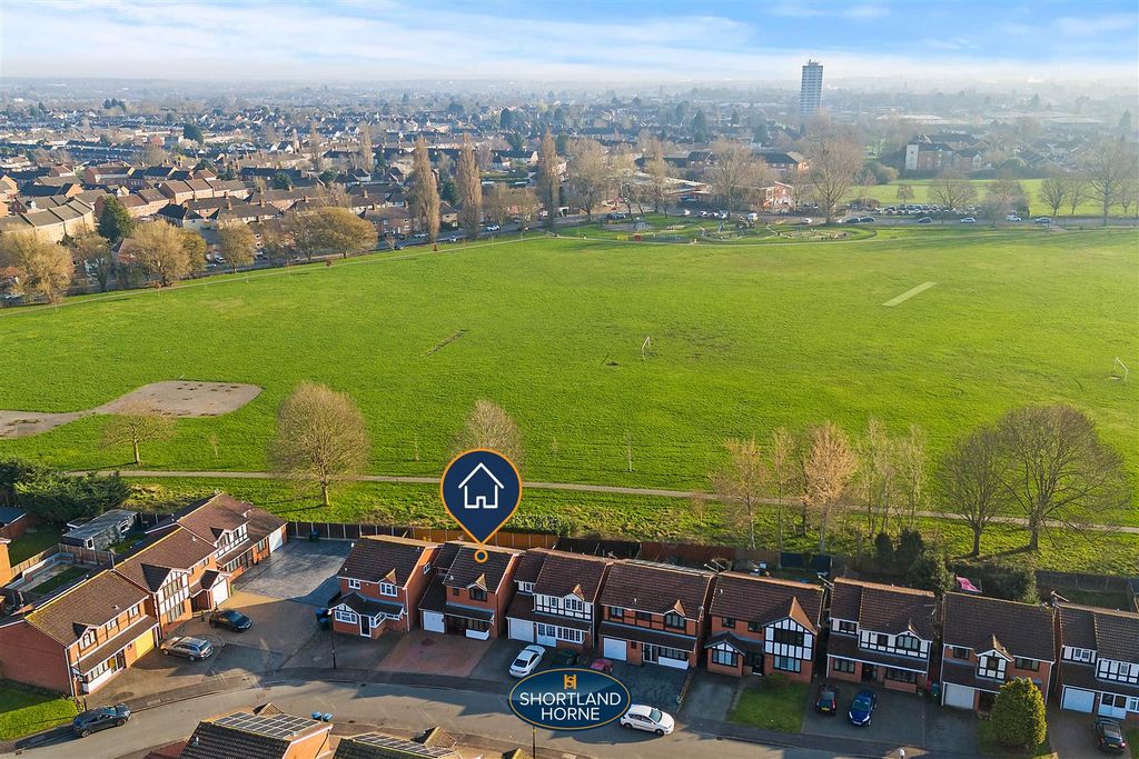 Property photo 3 of 33