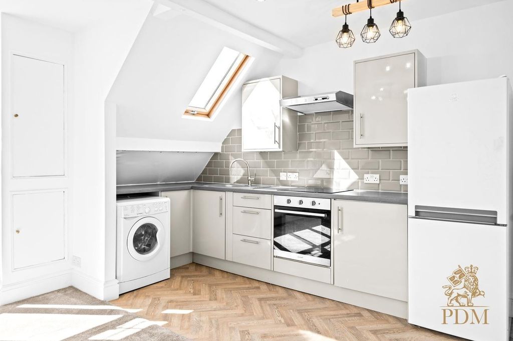 Property photo 2 of 12 Flat 3, 4 Mapperely Park Drive Nottingham, Ng3 5Bx